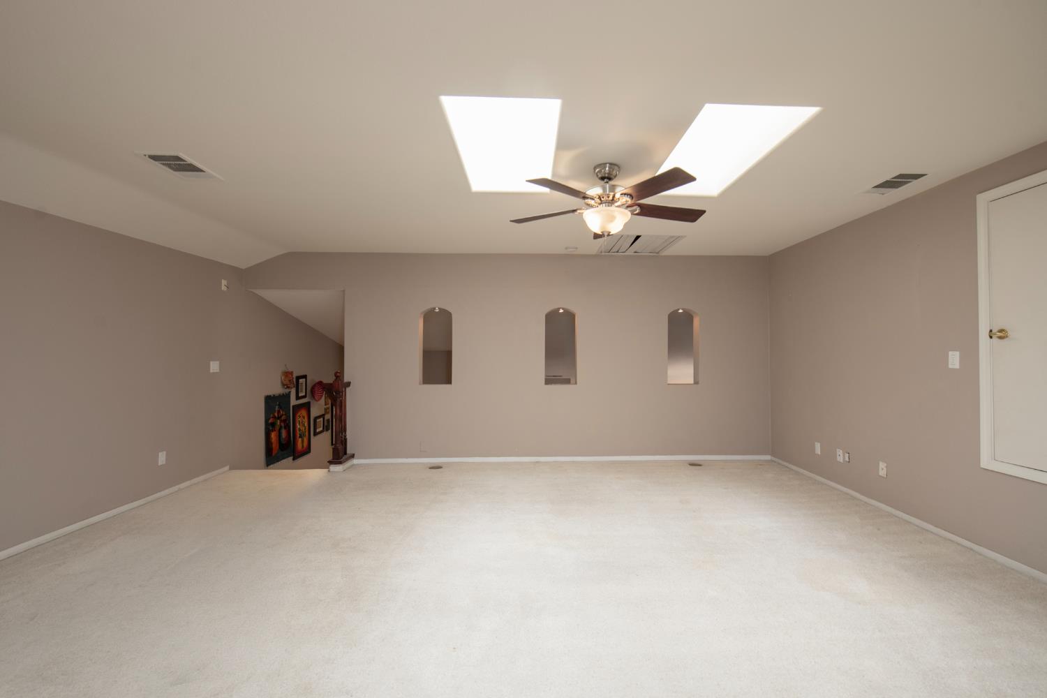 2173 E Muncie Ave, Fresno, CA 93720