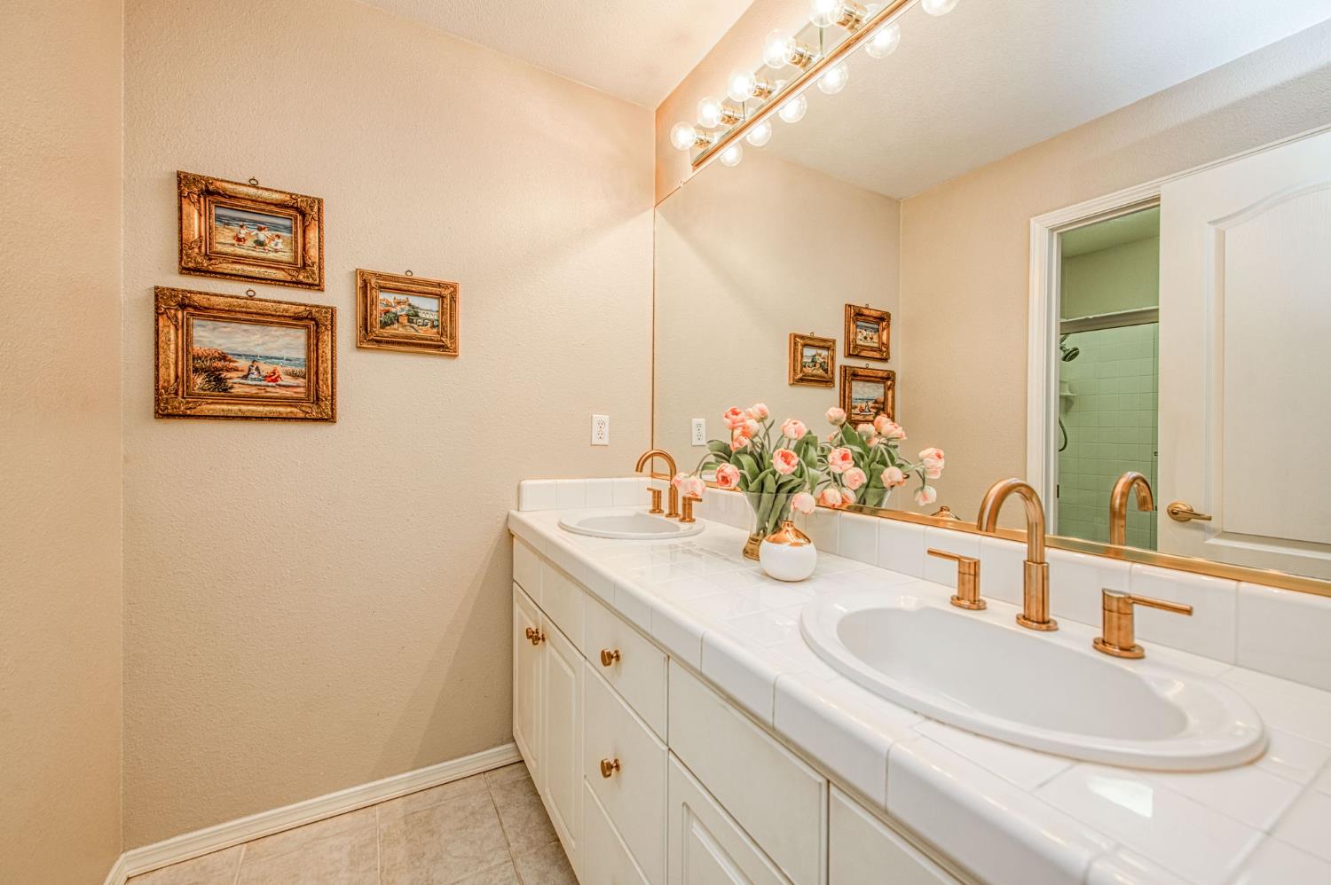 10621 N Pierpont Cir, Fresno, CA 93730