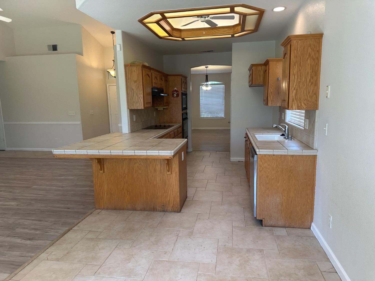 2523 E Cole Ave, Fresno, CA 93720