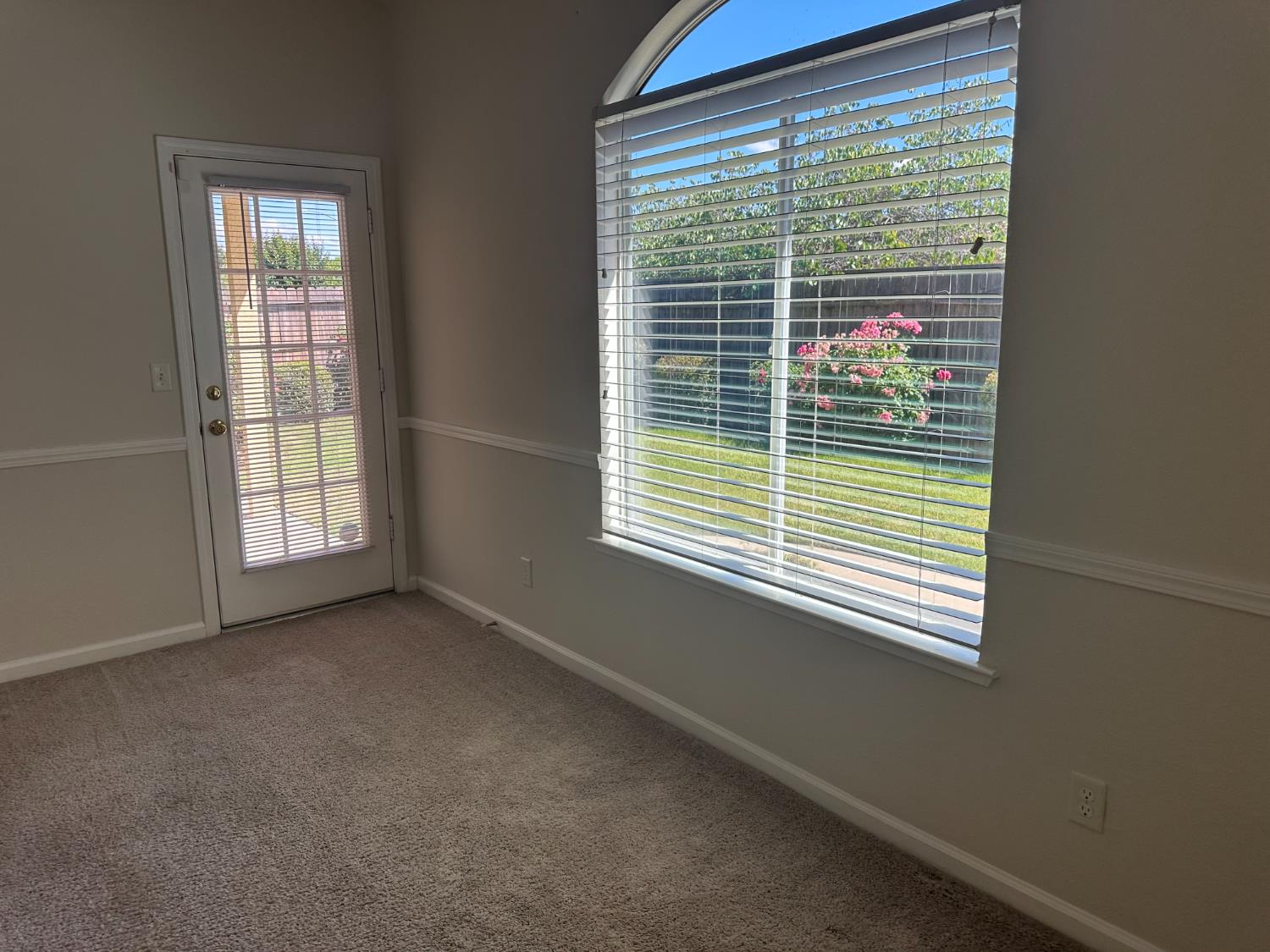 2523 E Cole Ave, Fresno, CA 93720