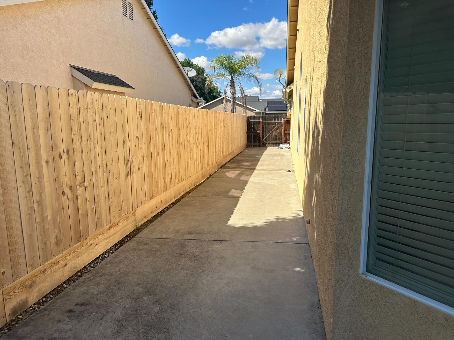 2523 E Cole Ave, Fresno, CA 93720