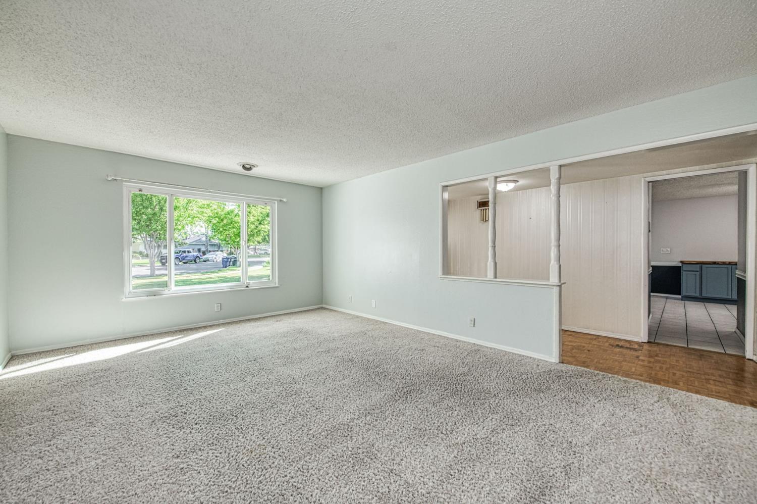 1265 E Portals Ave, Fresno, CA 93710