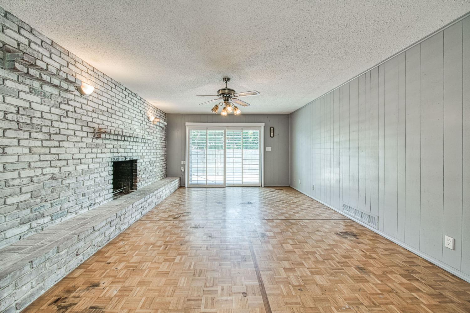 1265 E Portals Ave, Fresno, CA 93710