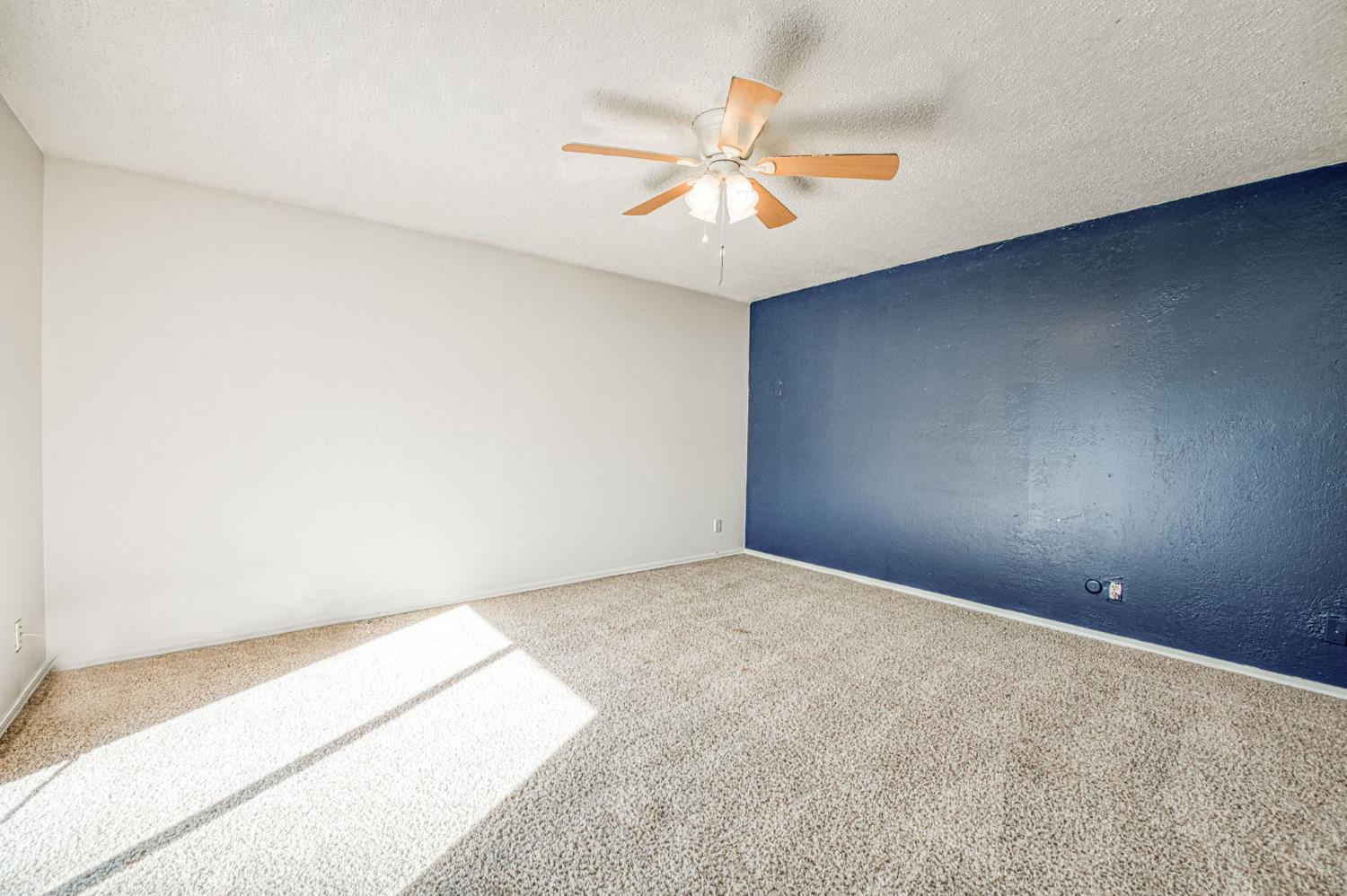 1265 E Portals Ave, Fresno, CA 93710