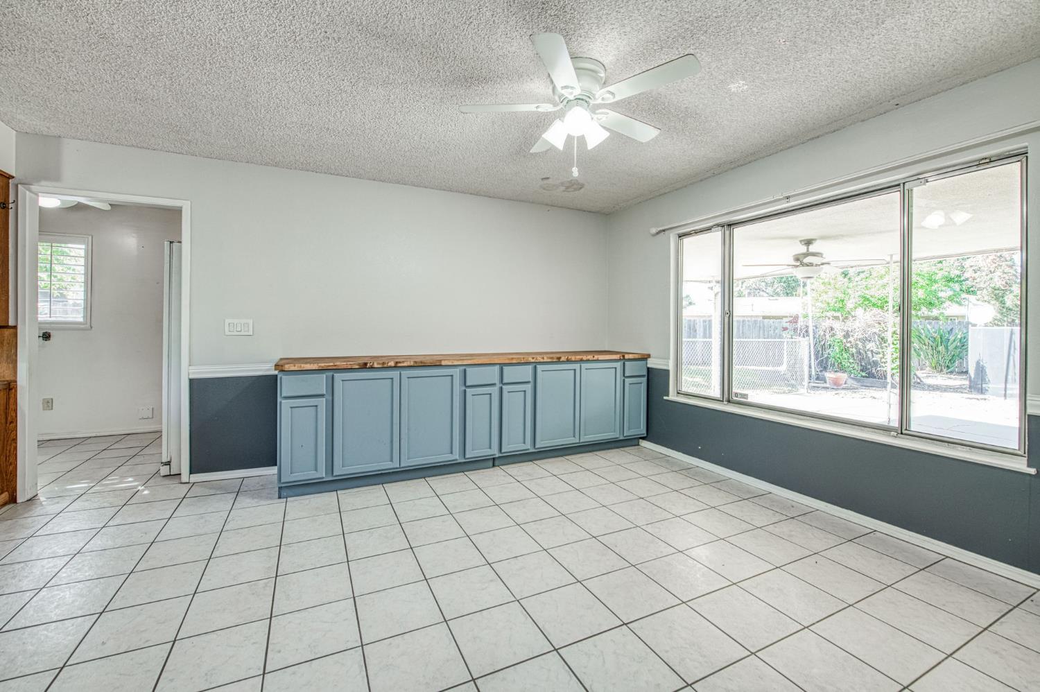 1265 E Portals Ave, Fresno, CA 93710