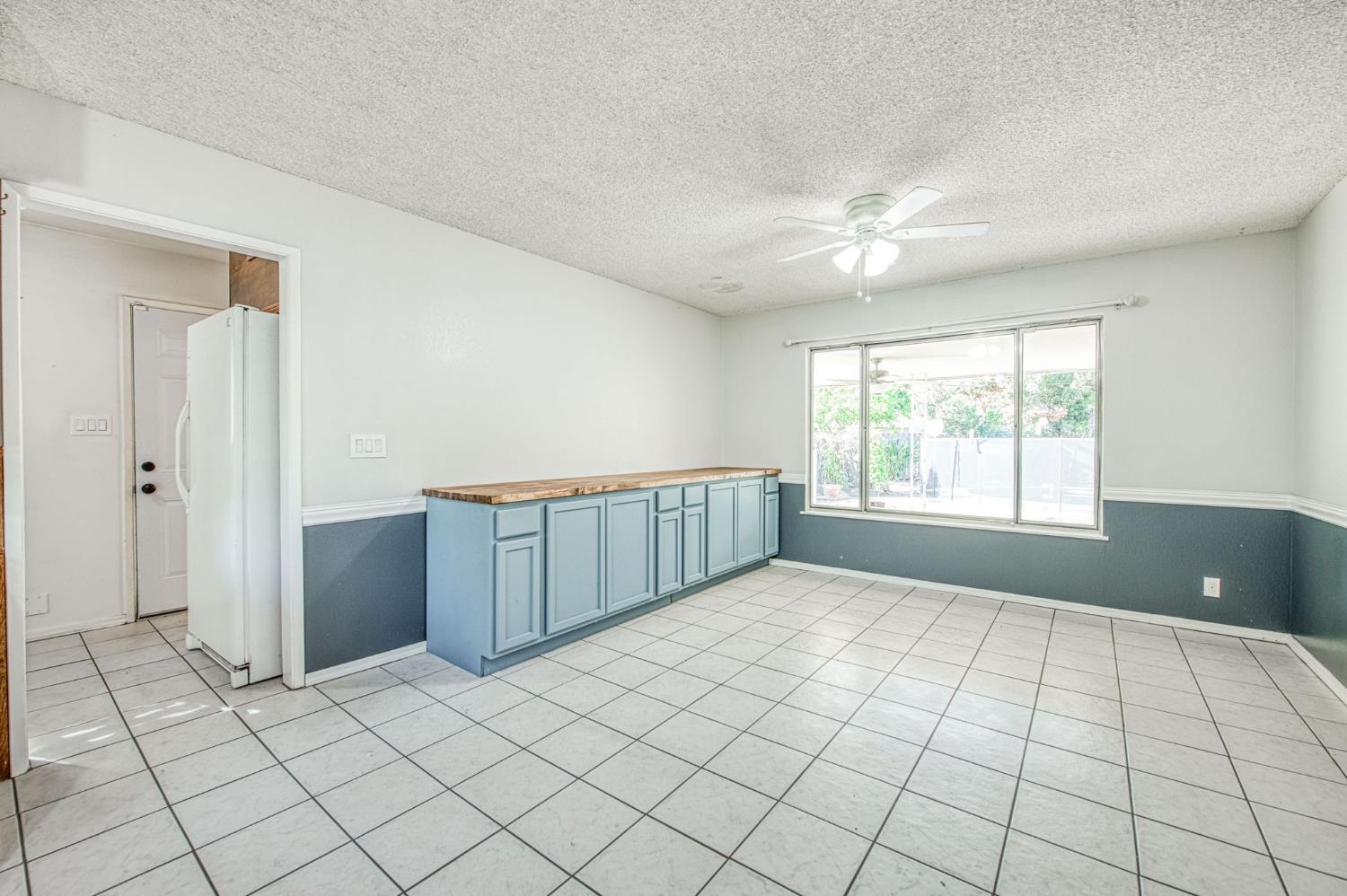 1265 E Portals Ave, Fresno, CA 93710