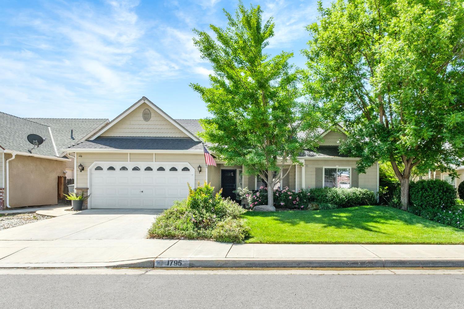 1795 E Turnberry Ave, Fresno, CA 93730