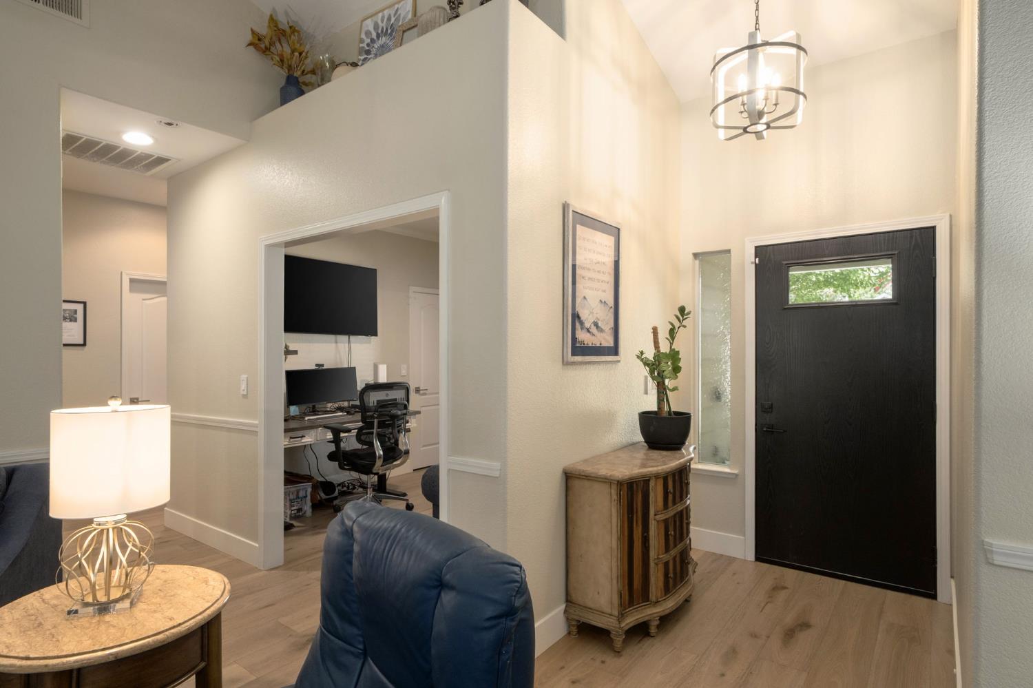 1795 E Turnberry Ave, Fresno, CA 93730