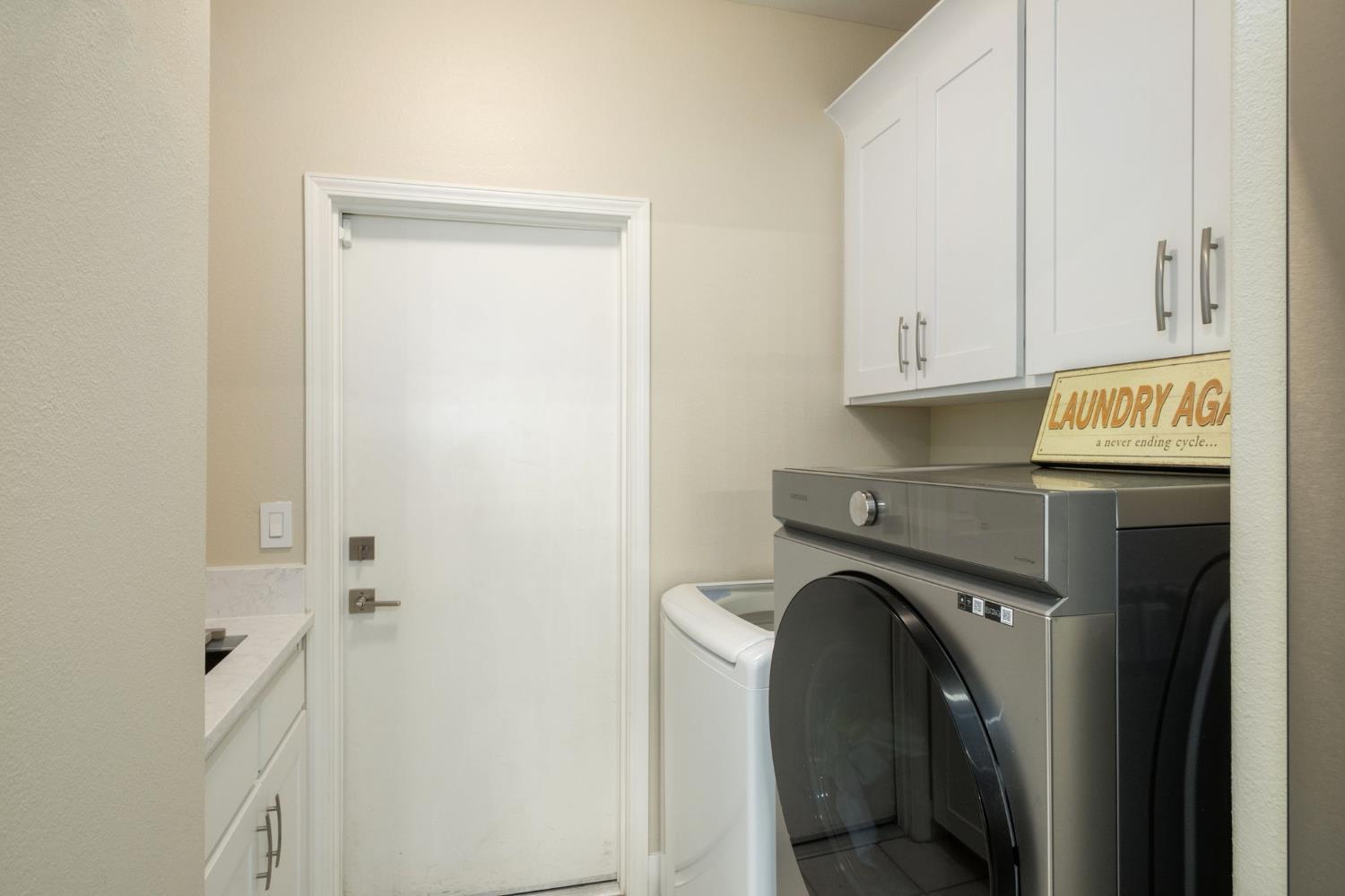 1795 E Turnberry Ave, Fresno, CA 93730