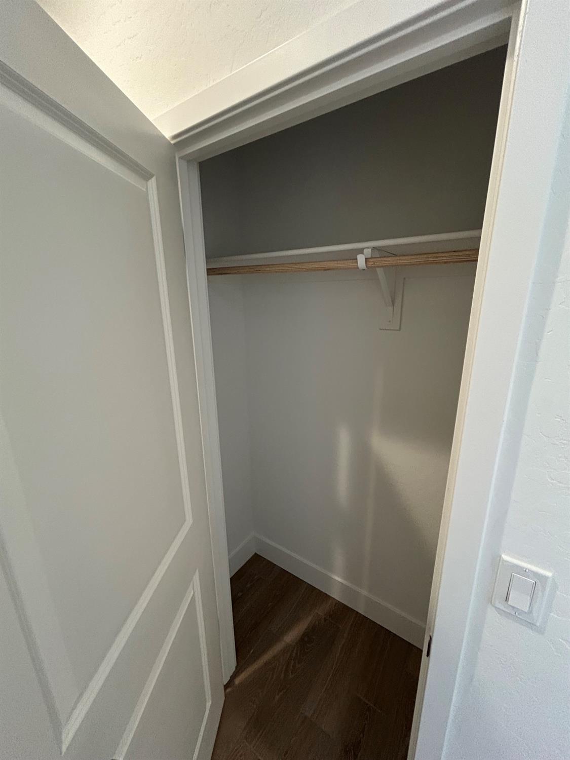 2873 E Corteza Dr, Fresno, CA 93730