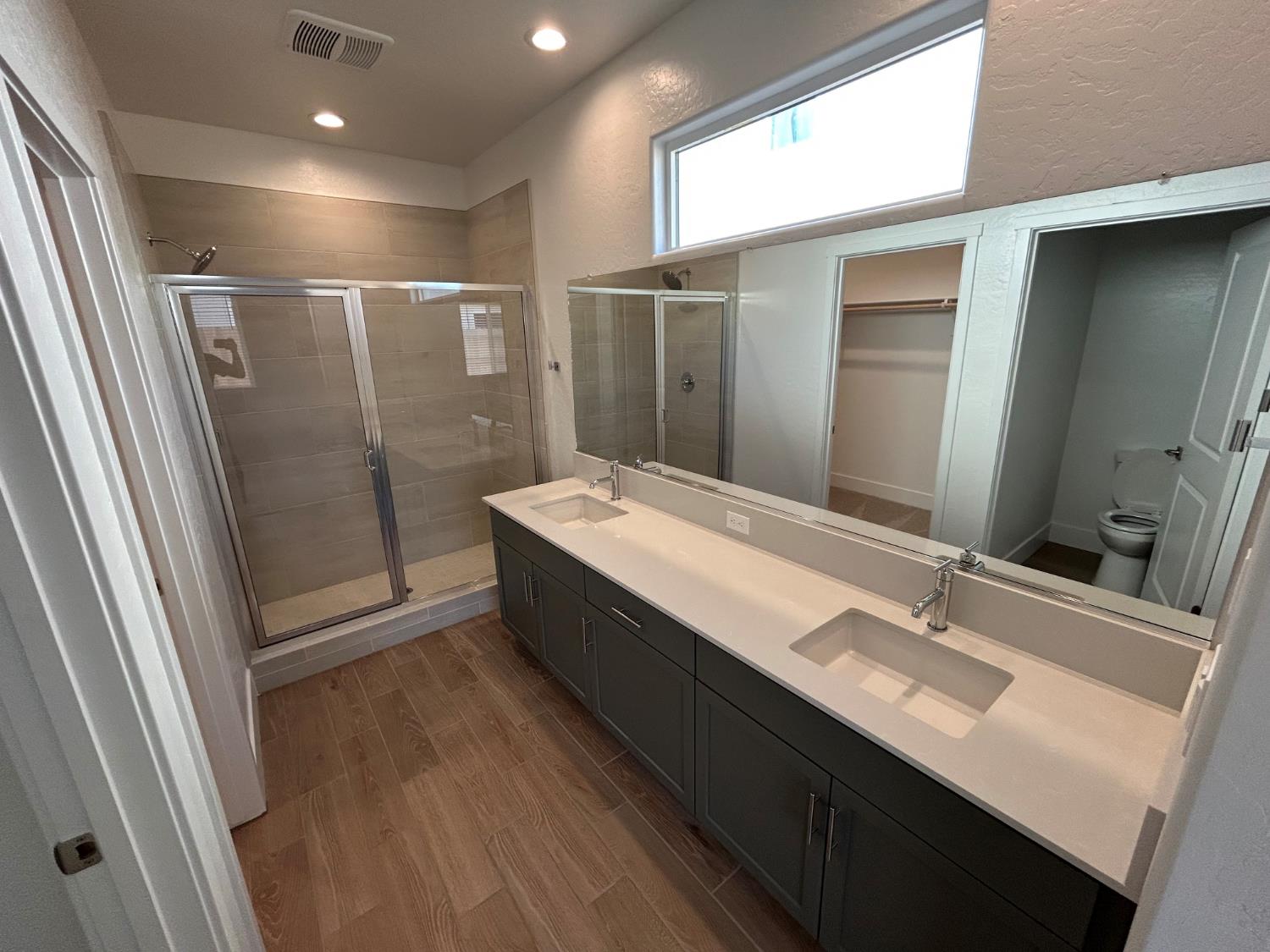 2873 E Corteza Dr, Fresno, CA 93730