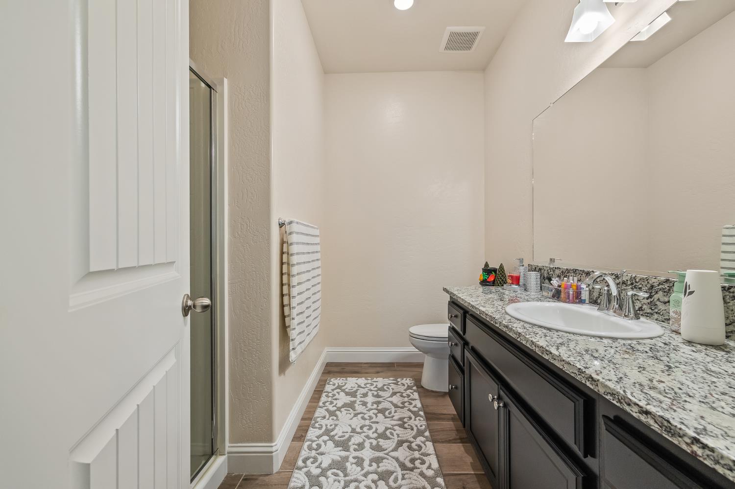 5355 W Hammond Ave, Fresno, CA 93722