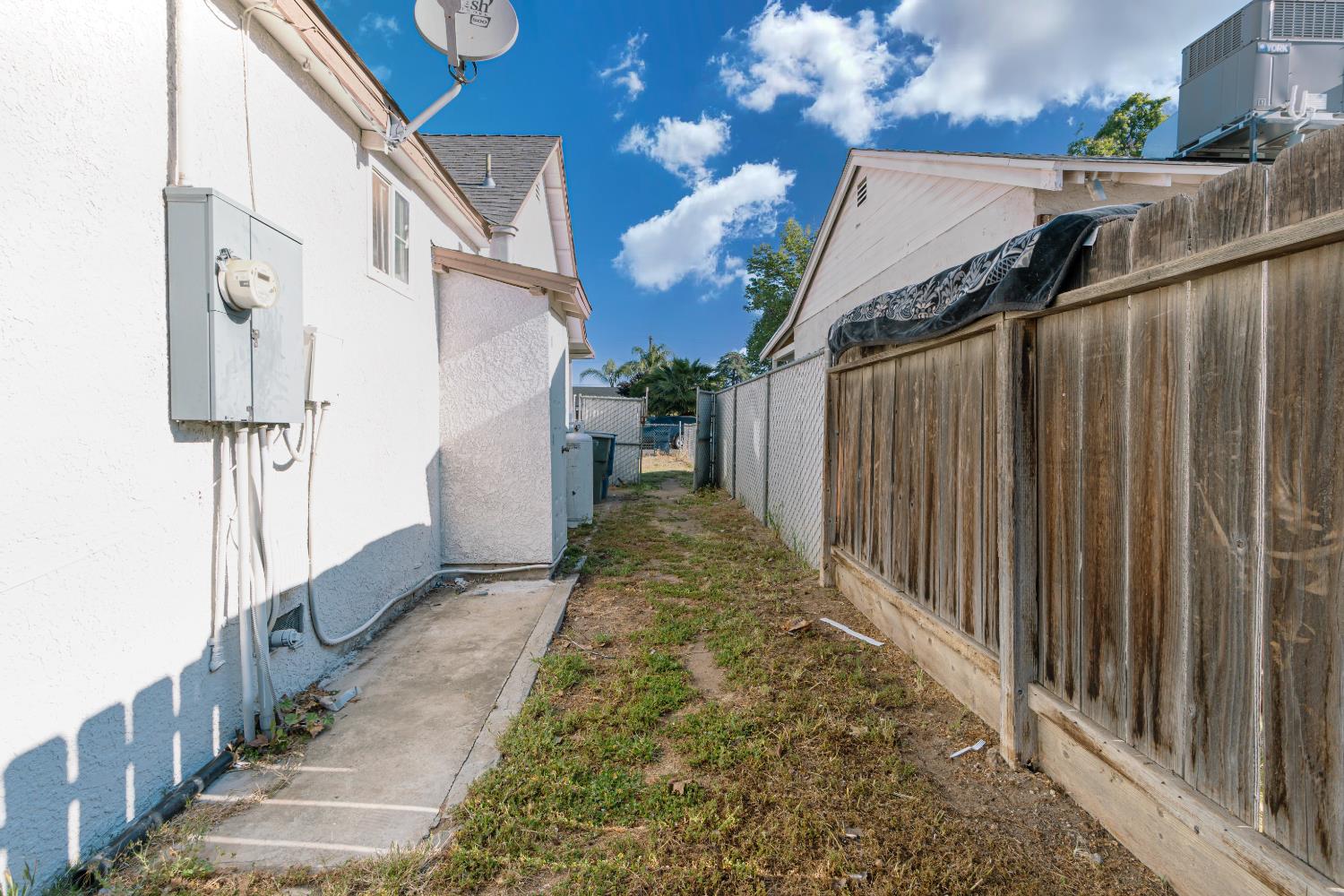 3508 E Lamona, Fresno, CA 93703