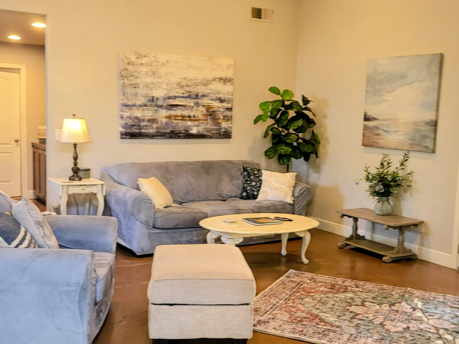 2827 E Shea, Fresno, CA 93720