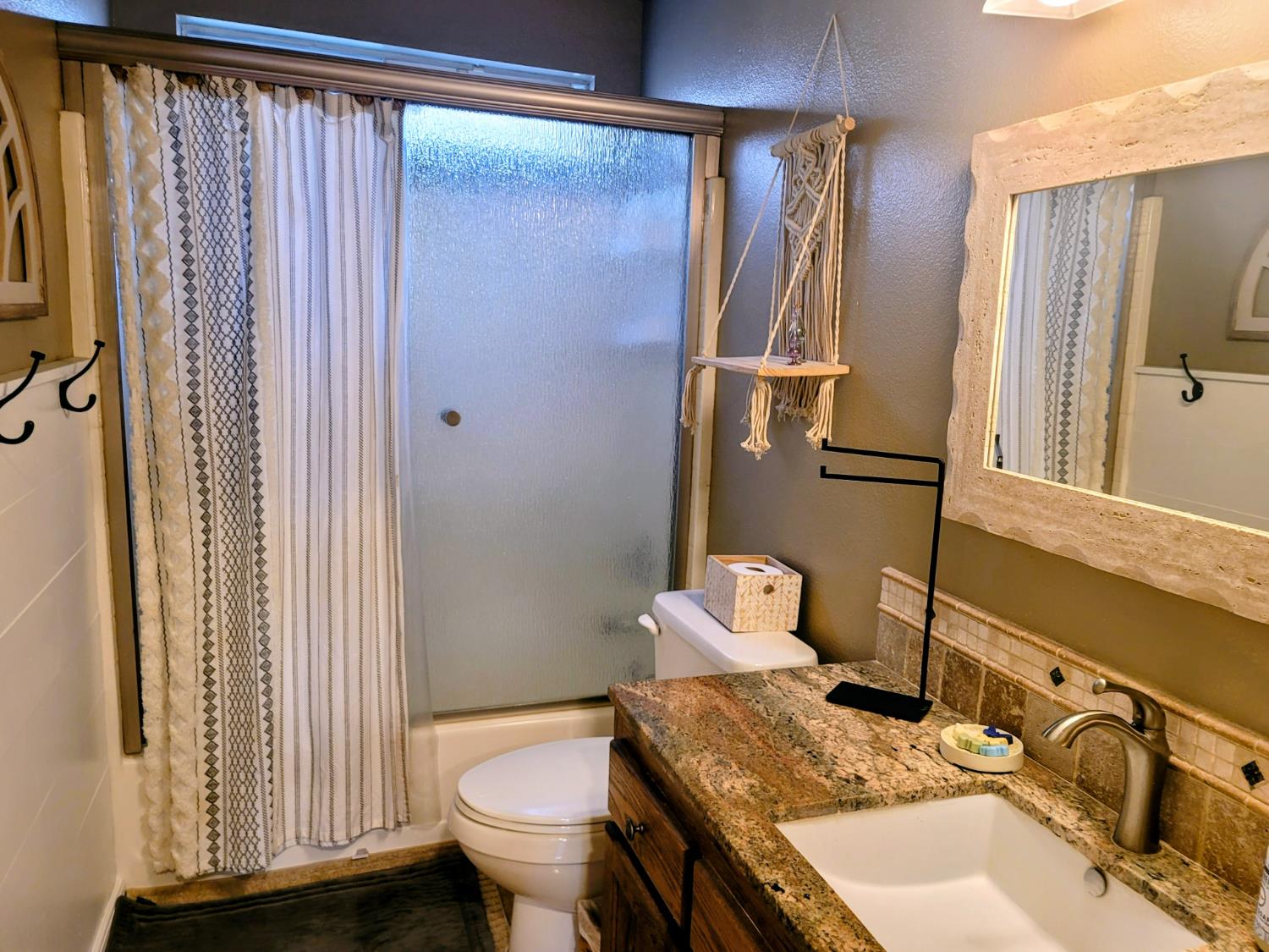 2827 E Shea, Fresno, CA 93720