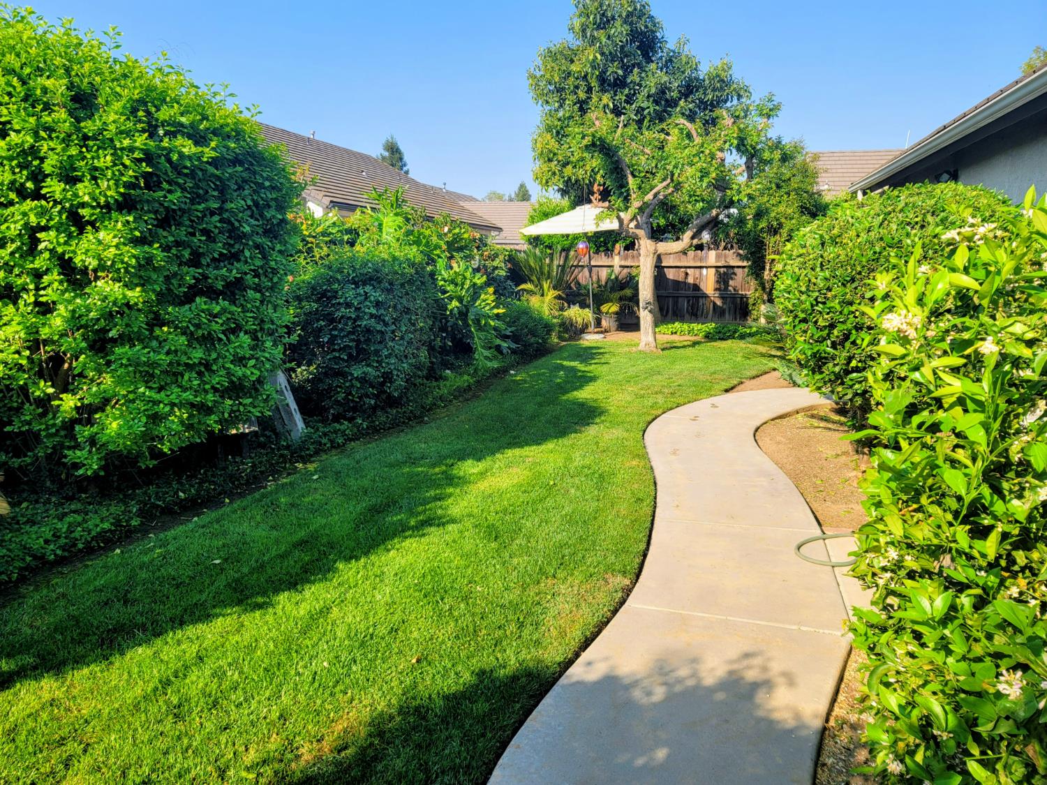 2827 E Shea, Fresno, CA 93720