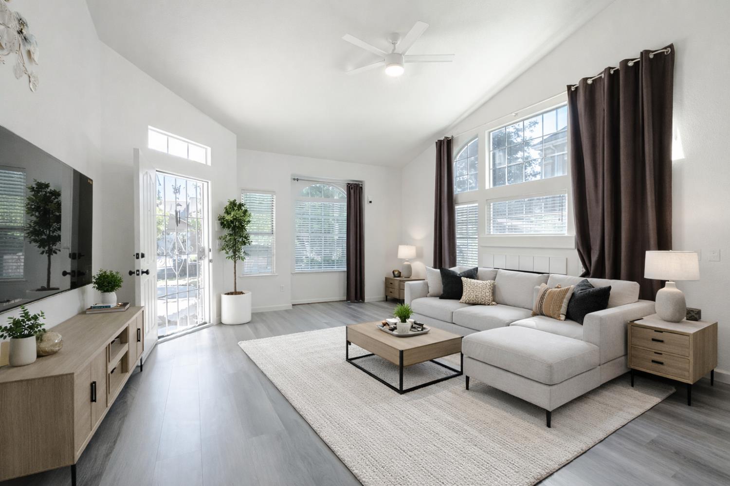 10263 N Recreation Ave, Fresno, CA 93730