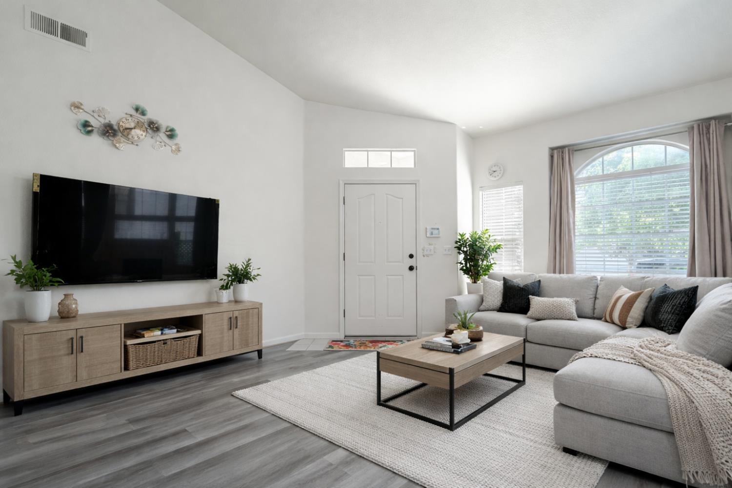 10263 N Recreation Ave, Fresno, CA 93730