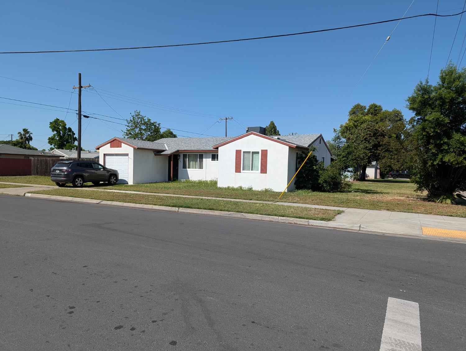 4591 N Angus St, Fresno, CA 93726