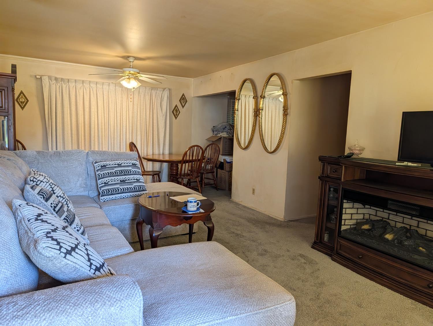 4591 N Angus St, Fresno, CA 93726