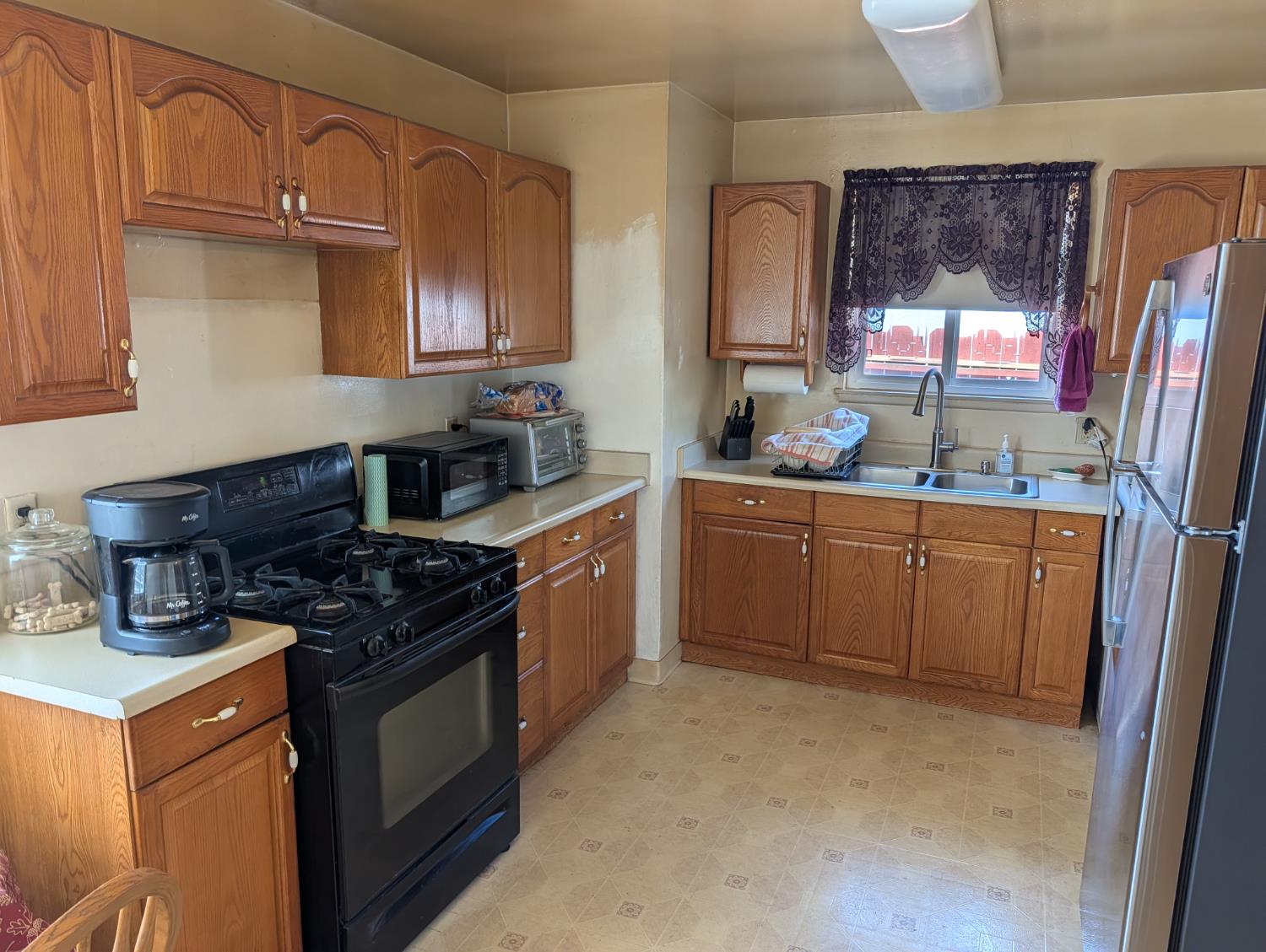 4591 N Angus St, Fresno, CA 93726