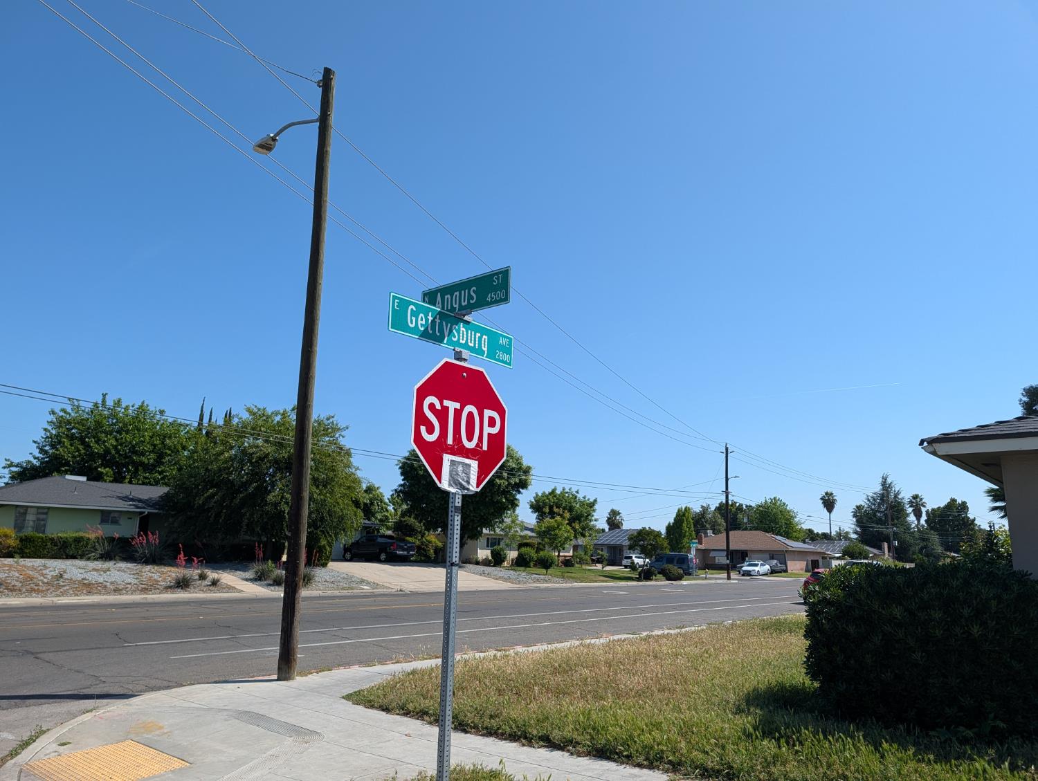 4591 N Angus St, Fresno, CA 93726