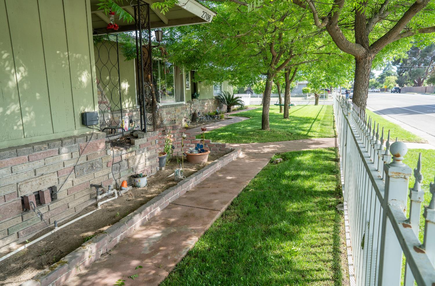 2708 N Maple Ave, Fresno, CA 93703