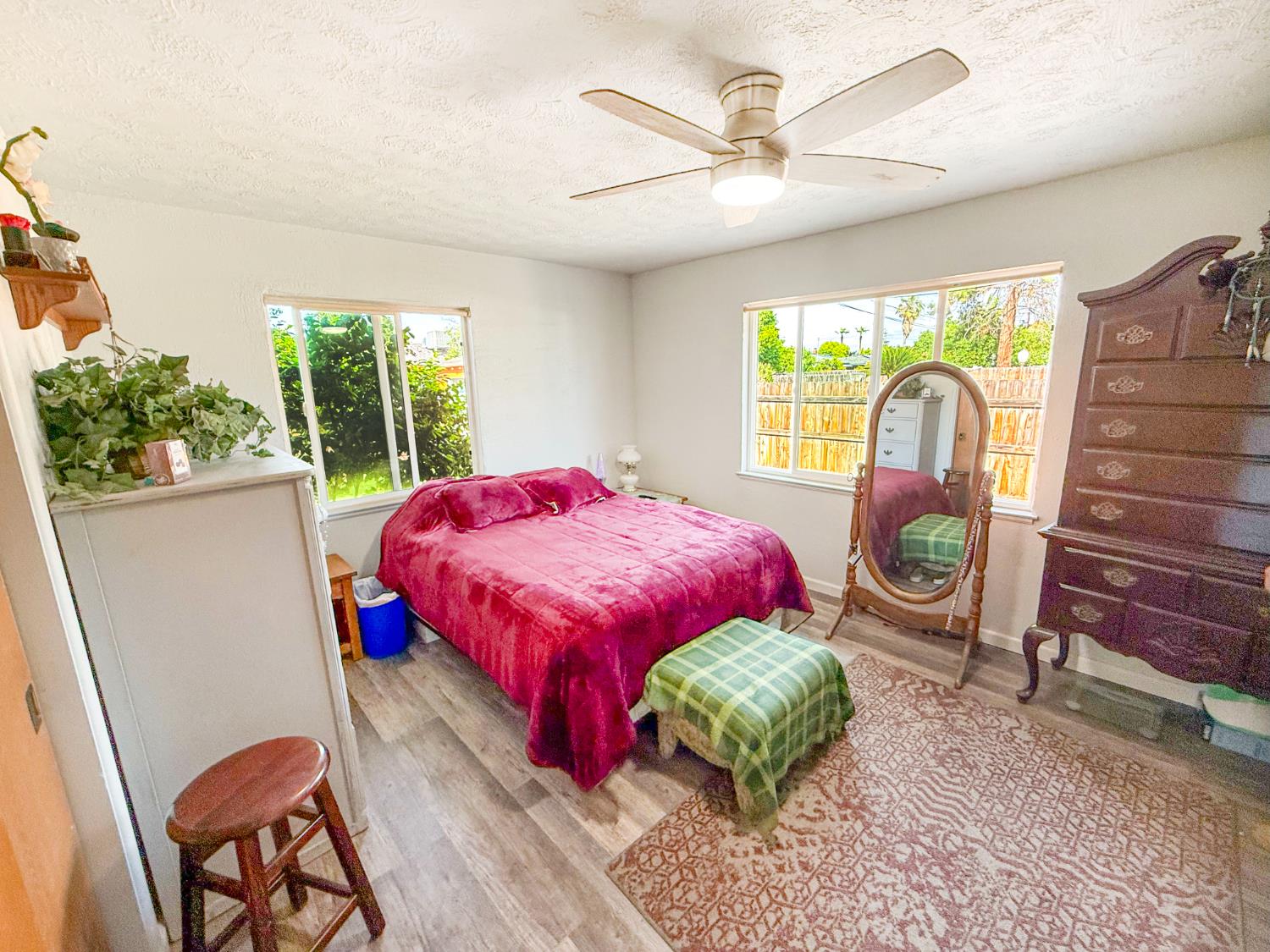 2708 N Maple Ave, Fresno, CA 93703