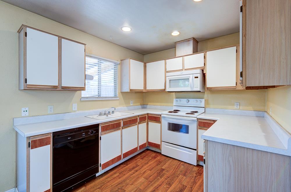 3984 E Robinson Ave, Fresno, CA 93726