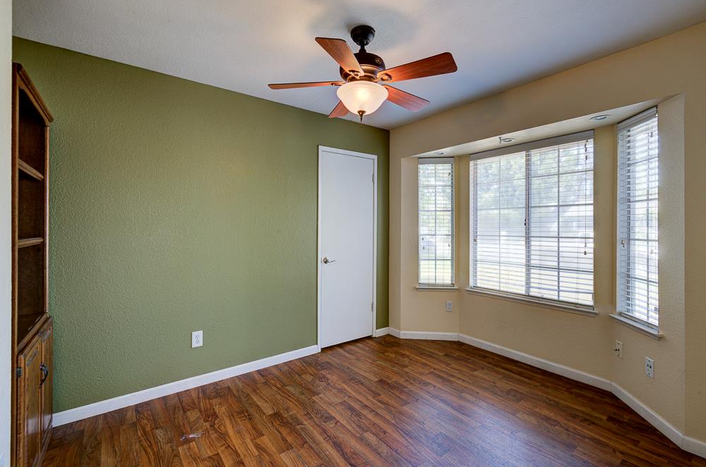 3984 E Robinson Ave, Fresno, CA 93726