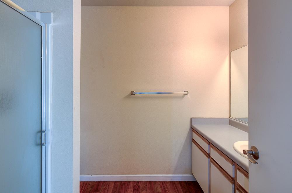 3984 E Robinson Ave, Fresno, CA 93726