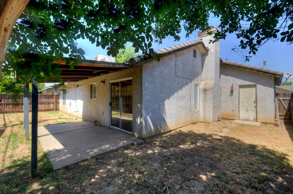 3984 E Robinson Ave, Fresno, CA 93726