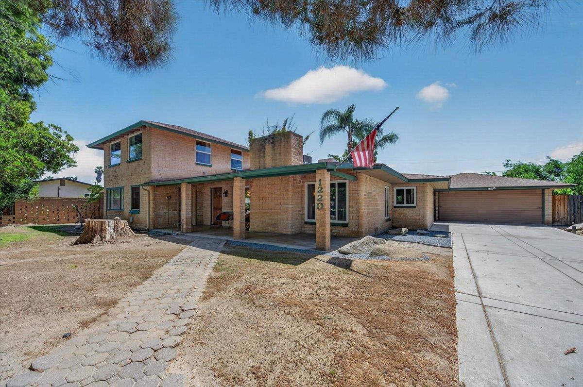 1220 E Sussex Way, Fresno, CA 93704