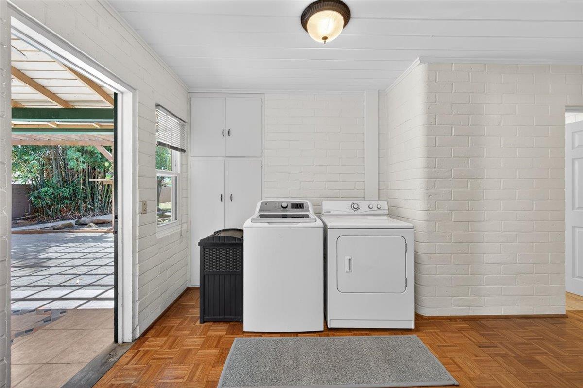 1220 E Sussex Way, Fresno, CA 93704