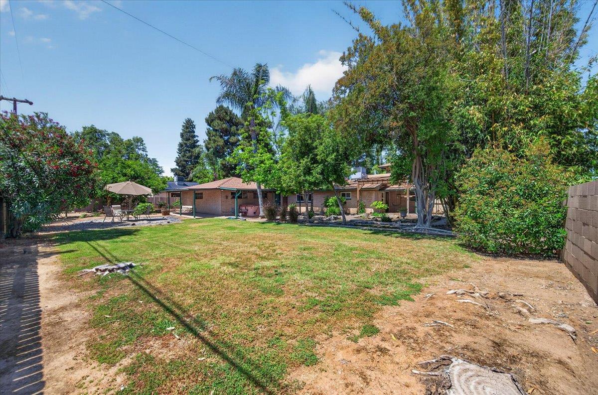 1220 E Sussex Way, Fresno, CA 93704