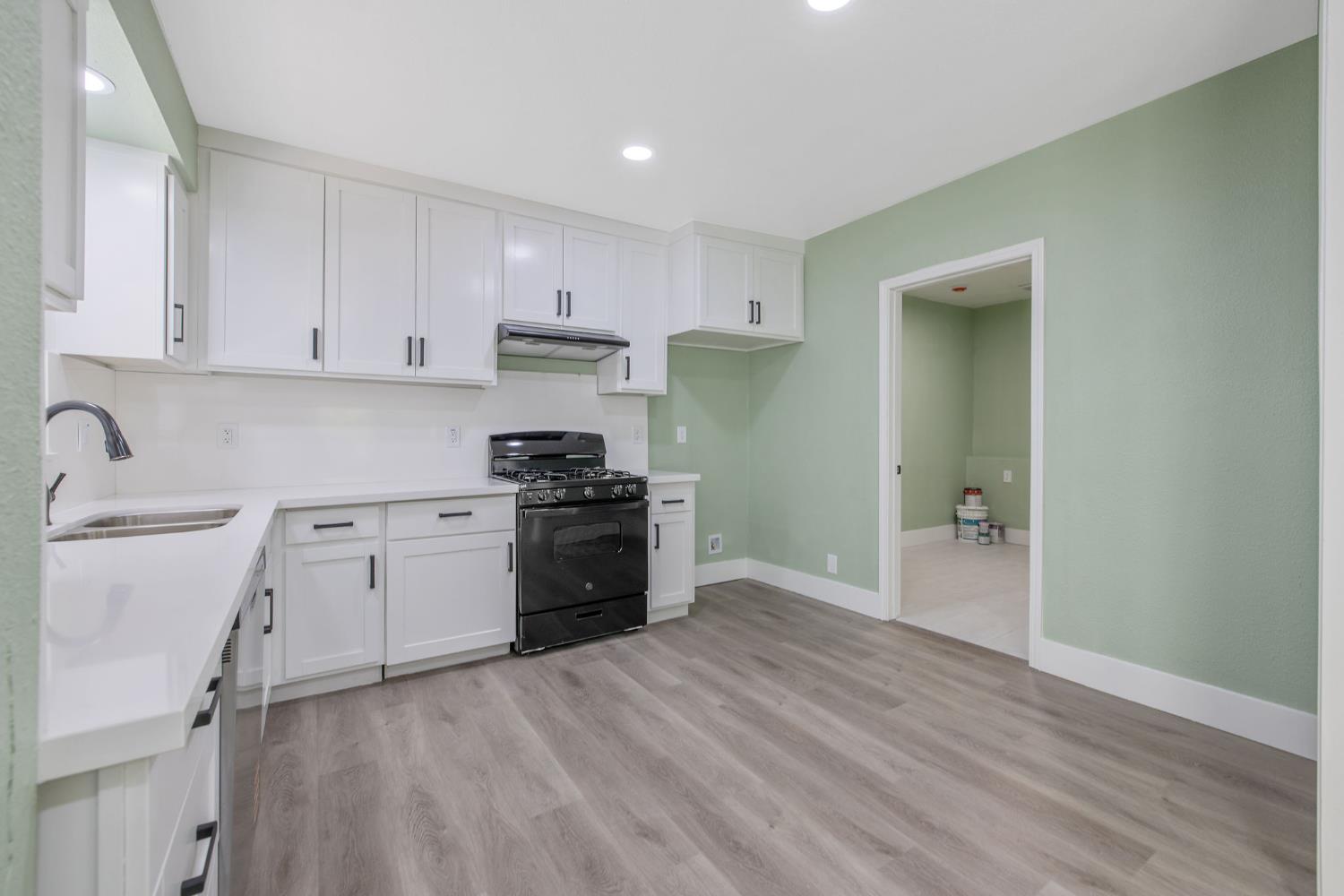 1247 N Ferger Ave, Fresno, CA 93728