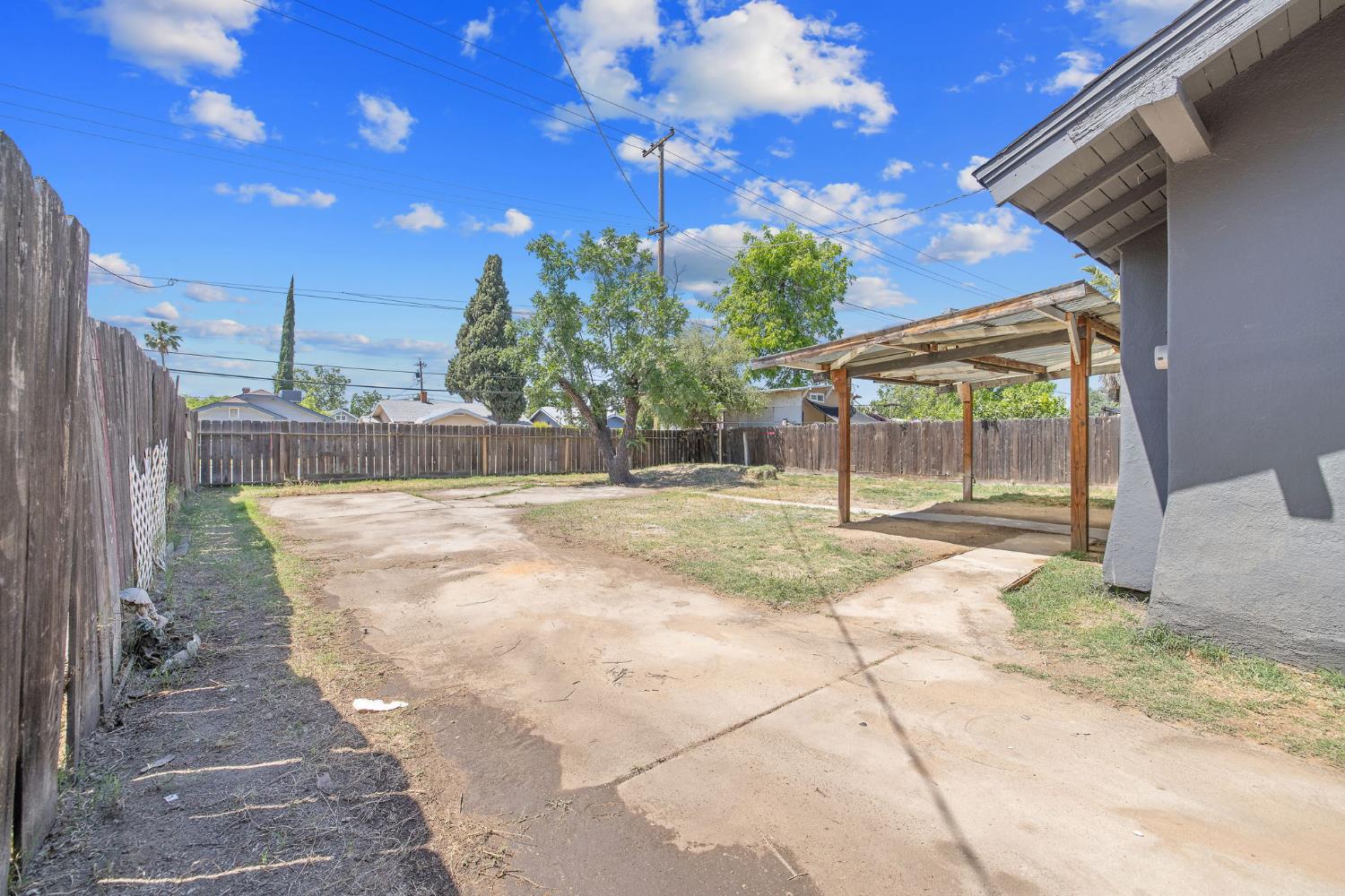 1247 N Ferger Ave, Fresno, CA 93728