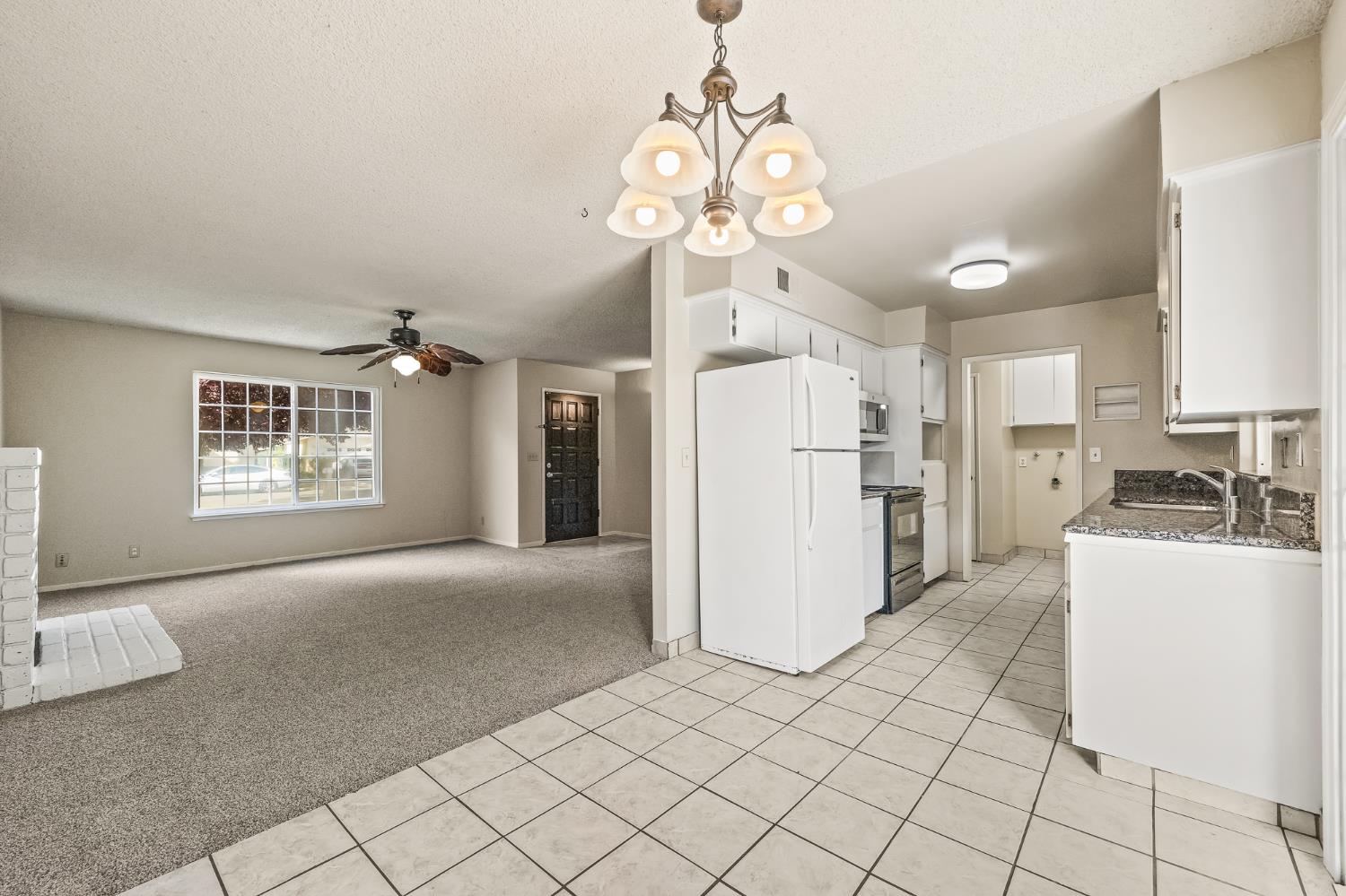 3443 W Oswego Ave, Fresno, CA 93711