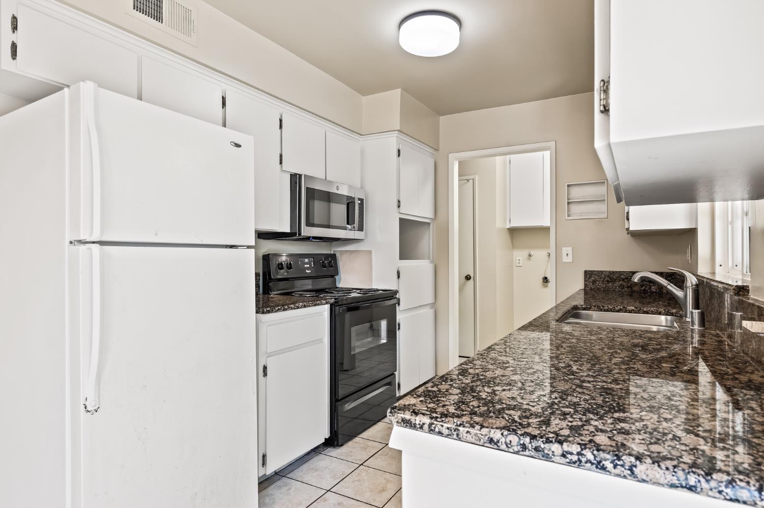 3443 W Oswego Ave, Fresno, CA 93711