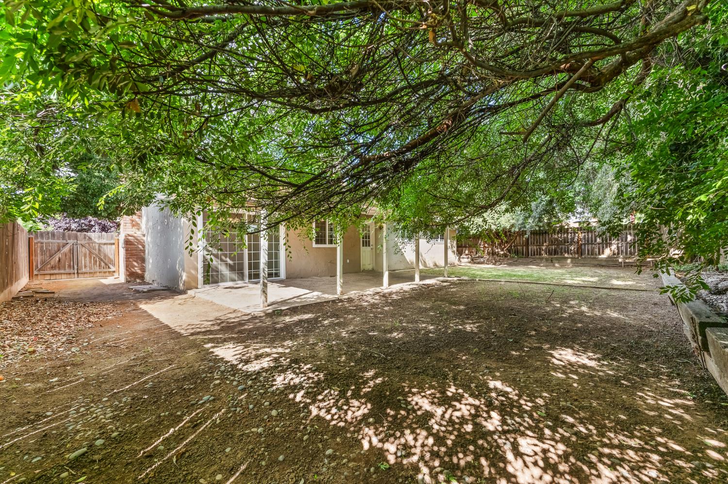 3443 W Oswego Ave, Fresno, CA 93711