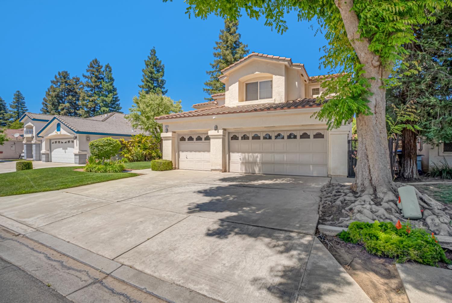 5918 W Chennault Ave, Fresno, CA 93722