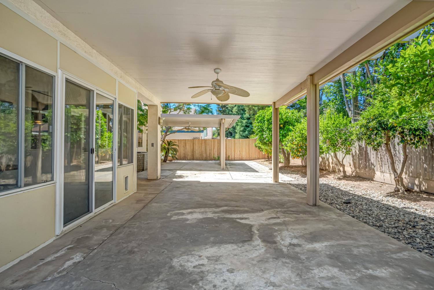 5918 W Chennault Ave, Fresno, CA 93722