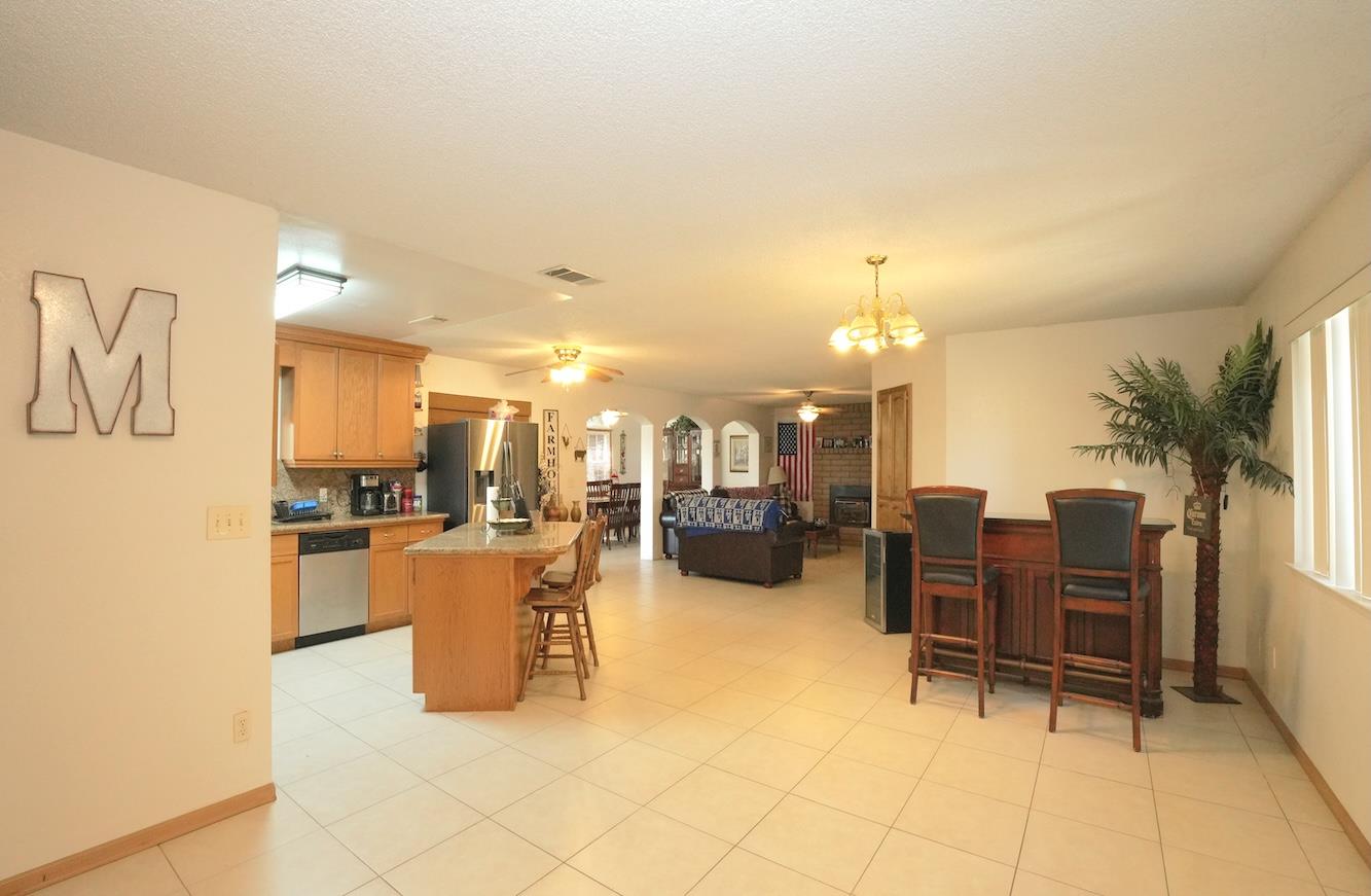 1261 E Adams Ave, Fresno, CA 93725