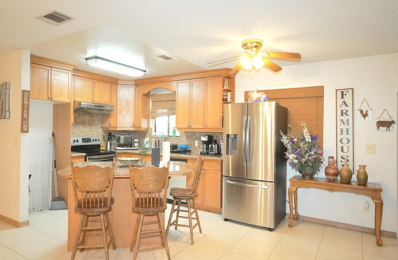 1261 E Adams Ave, Fresno, CA 93725