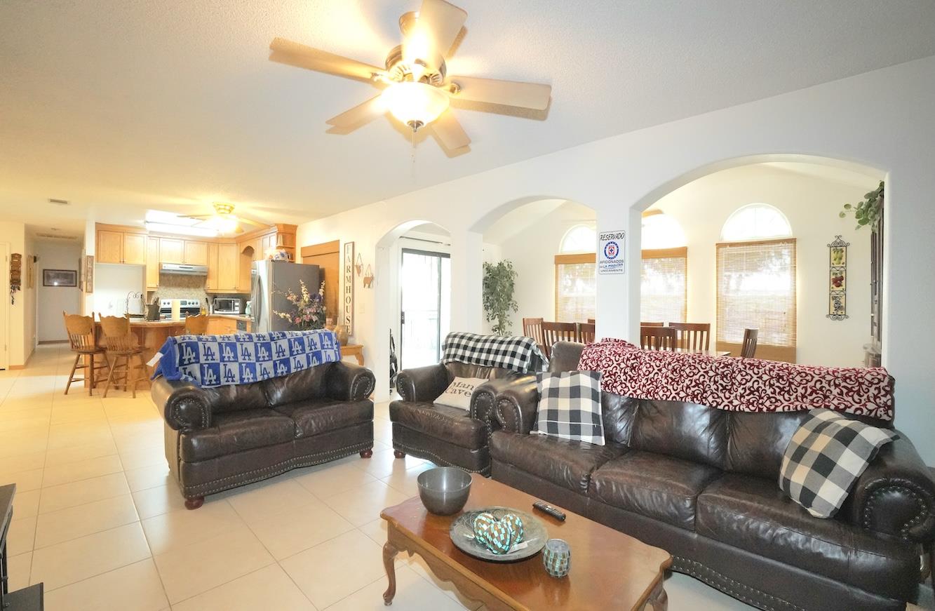 1261 E Adams Ave, Fresno, CA 93725