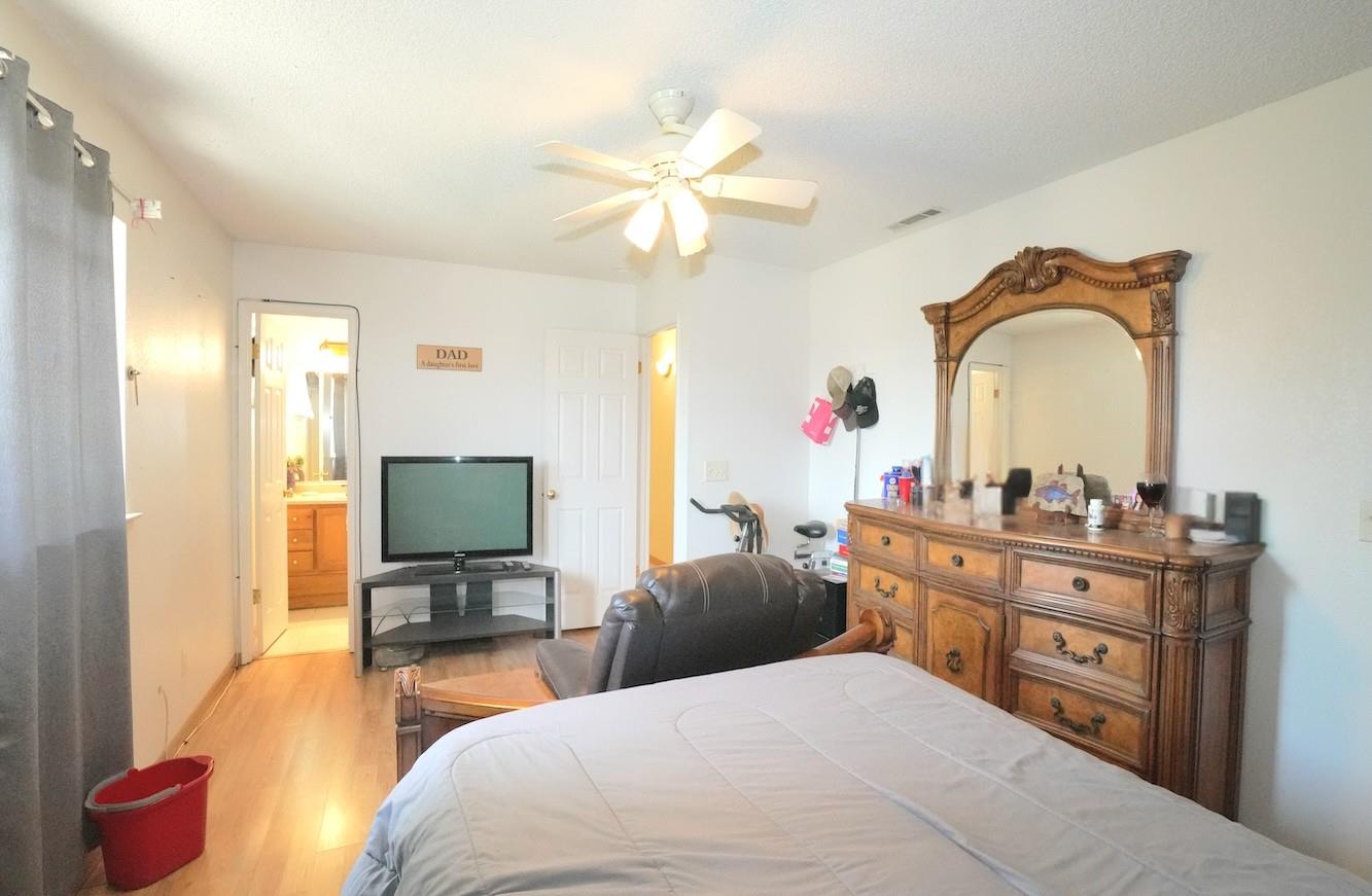 1261 E Adams Ave, Fresno, CA 93725