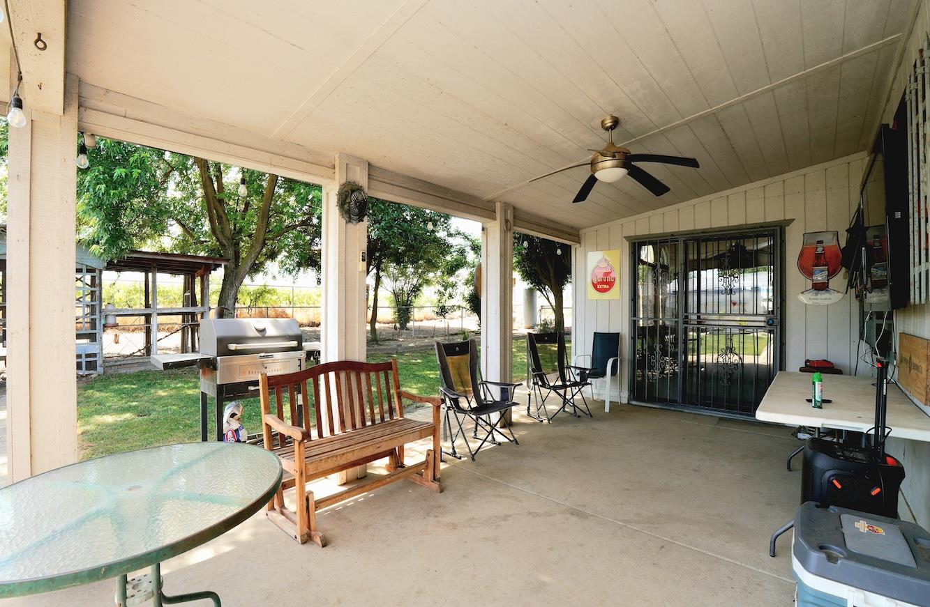 1261 E Adams Ave, Fresno, CA 93725