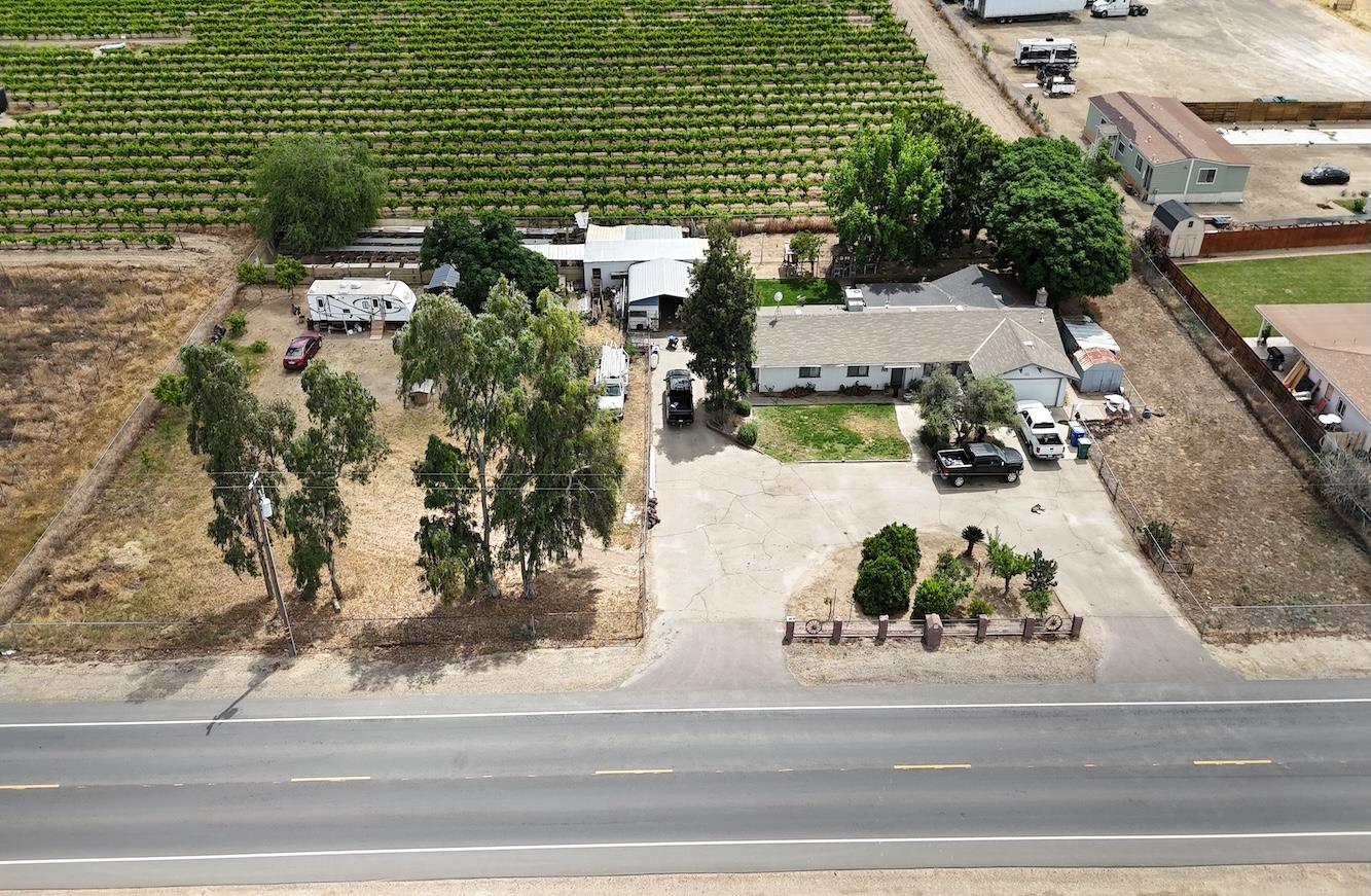 1261 E Adams Ave, Fresno, CA 93725