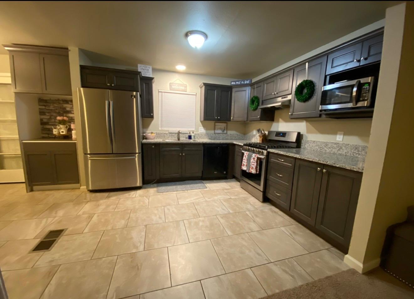 814 W Vassar Ave, Fresno, CA 93705