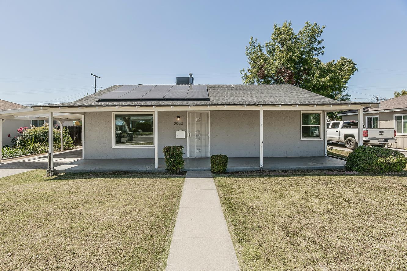 2053 Mayfair Dr E, Fresno, CA 93703